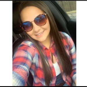 Meet your Posher, Johnicca